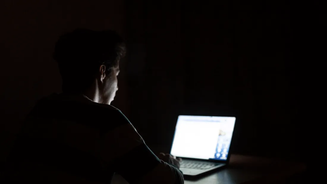 Adolescent informatique