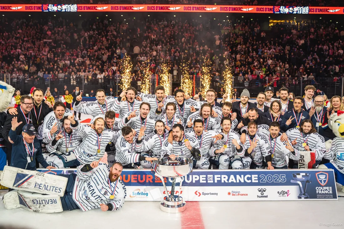 Les Ducs d'Angers après la victoire en finale de Coupe de France
