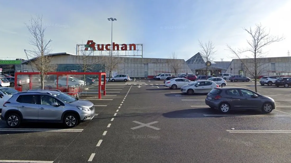 Auchan saint cyr sur loire
