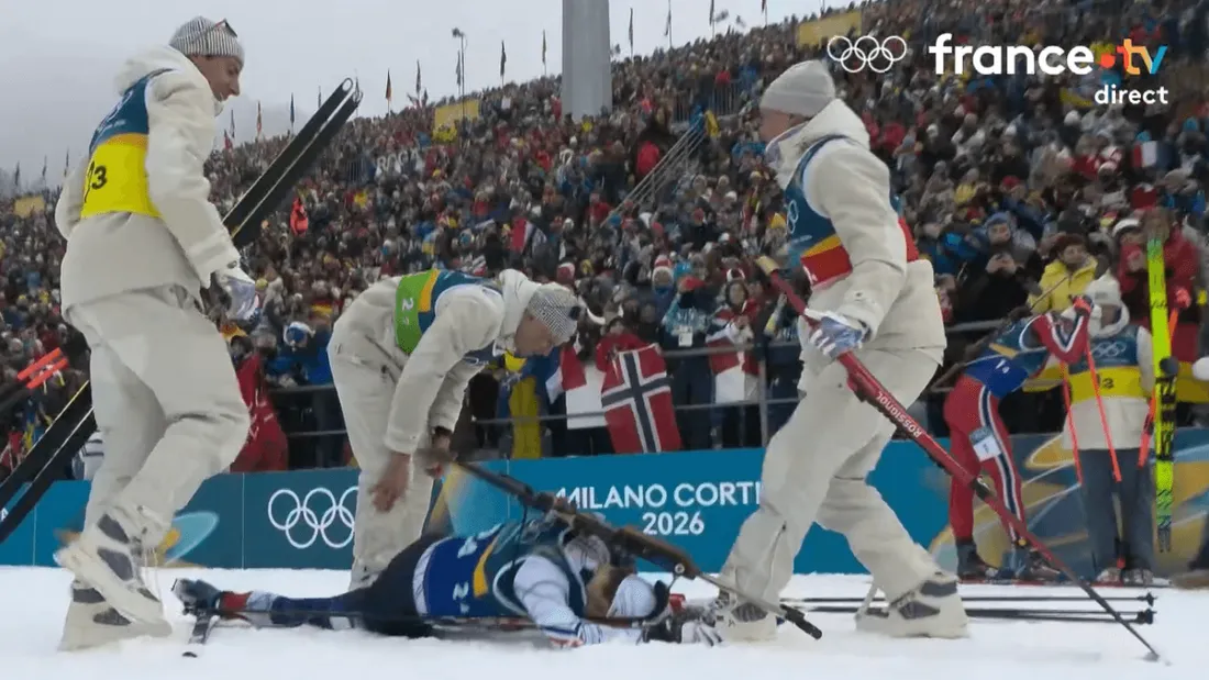 Les bleus remportent la médaille d'or lors du relais masculin en biathlon.