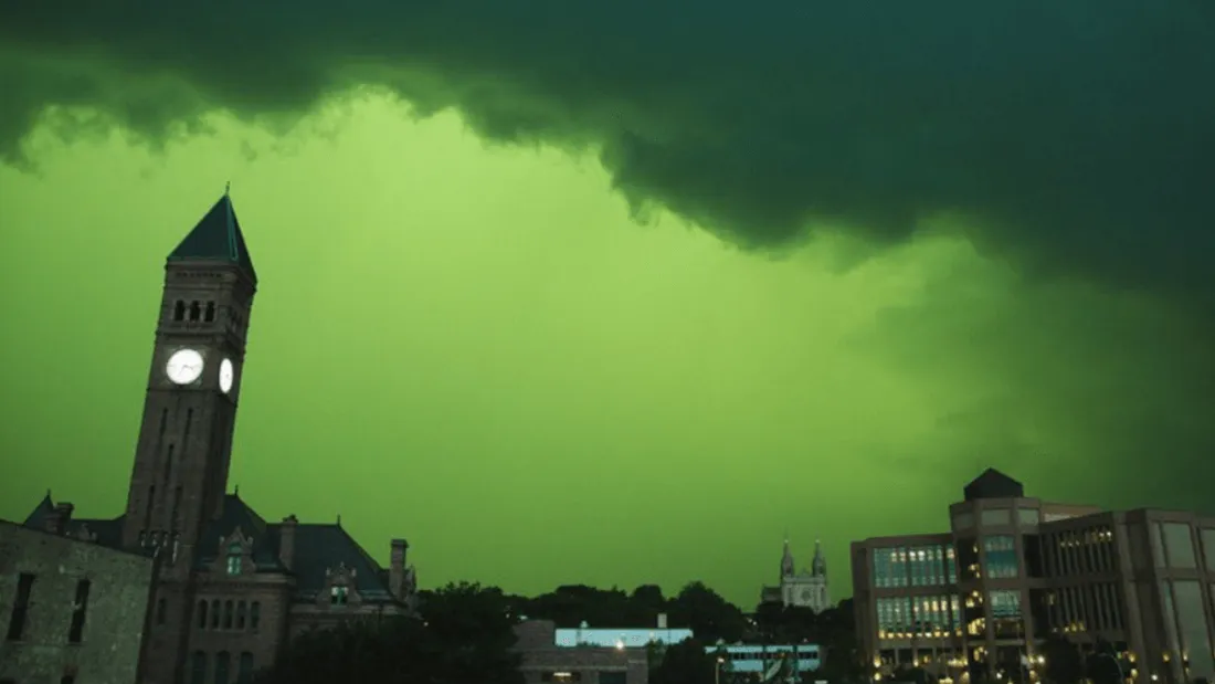 Le ciel est étrangement devenu vert en Dakota du Sud aux Etats-Unis
