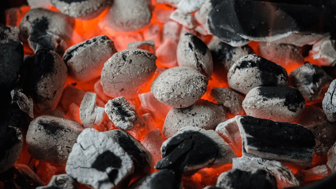 25 blessés en marchant sur du charbon lors d’un Team Building