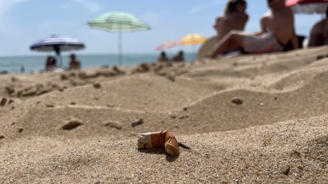 Les mégots se ramassent encore sur les plages 
