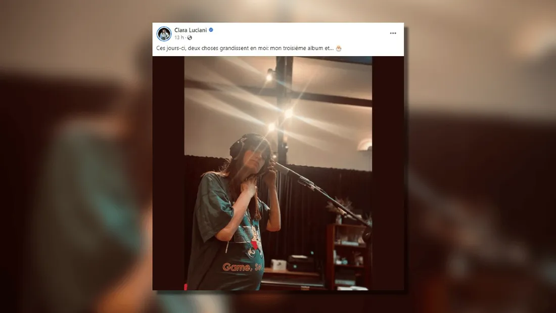 Clara Luciani est bien accompagnée en studio !