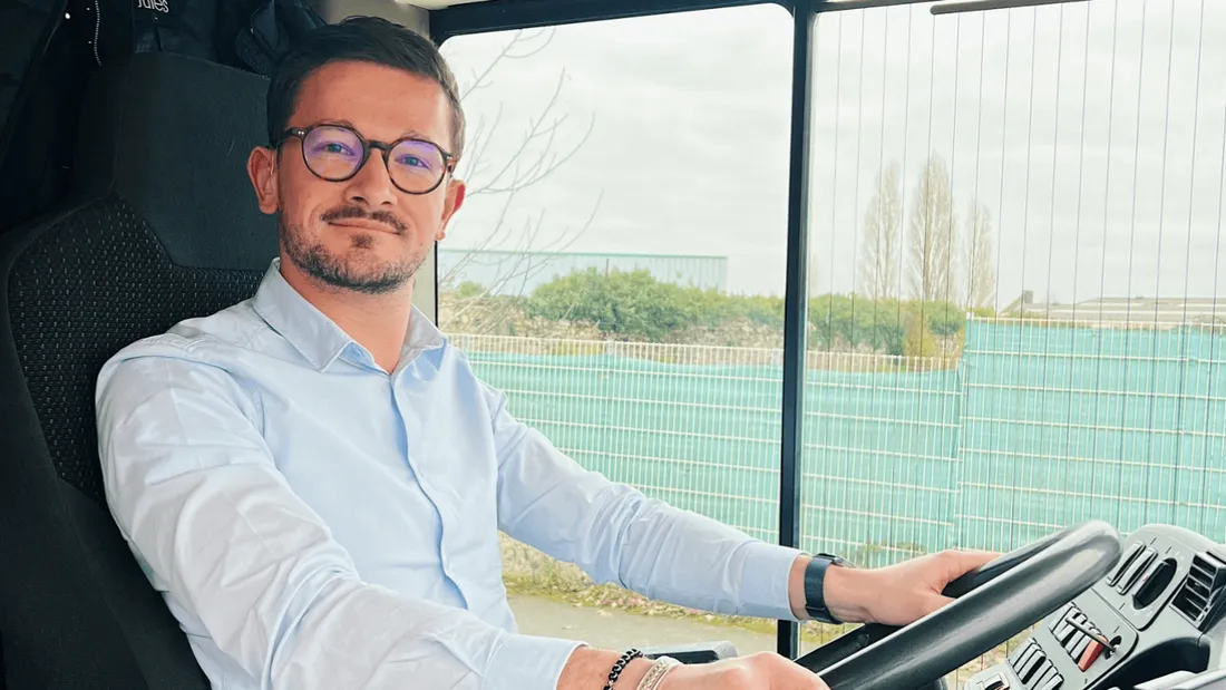 Romuald Poupard, sourd, est devenu conducteur de bus à Cholet