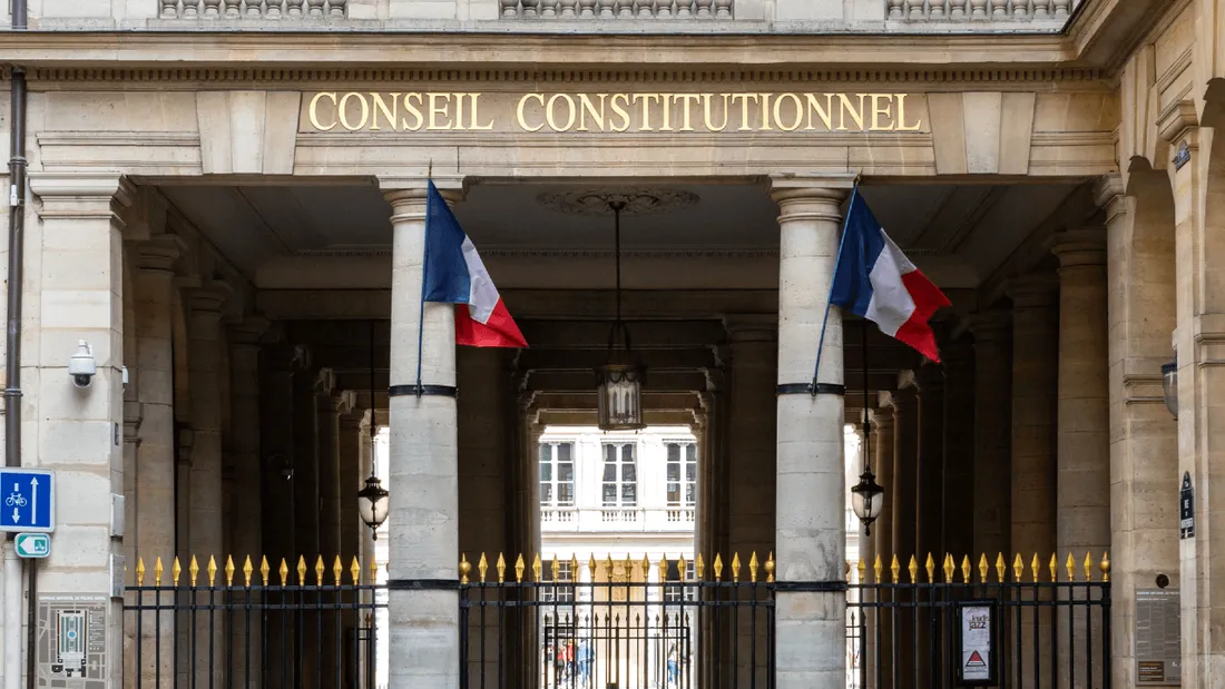 Pass vaccinal : le Conseil constitutionnel valide l'essentiel du projet de loi