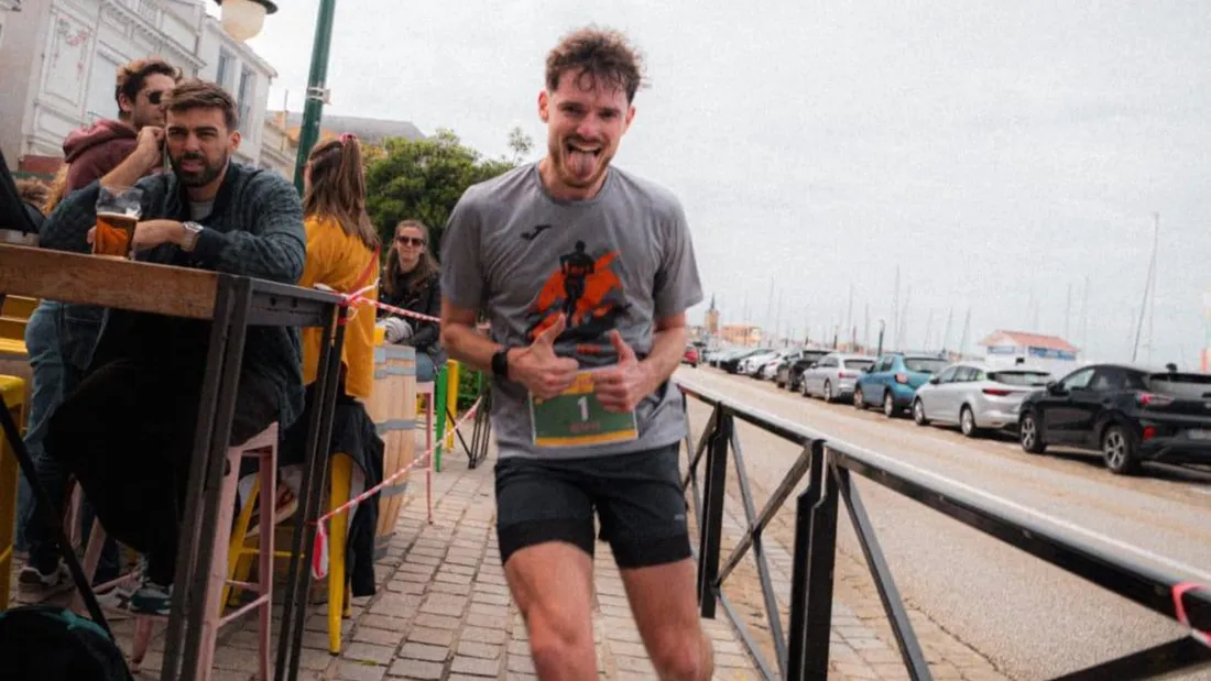 Mathias Guérin a  réussi a boucler un marathon autour de son bar en 4h55