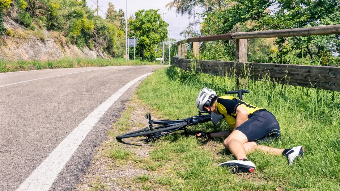 Huit cyclistes ont été renversés par l'automobiliste. Deux ont été gravement blessés.