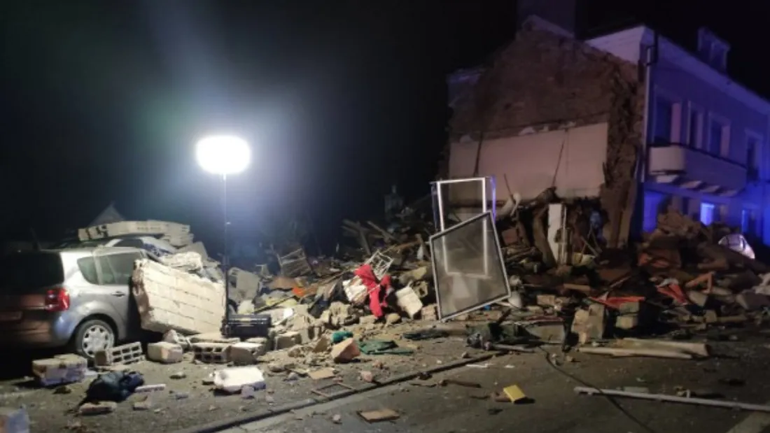 La maison a explosé vers deux heures du matin.