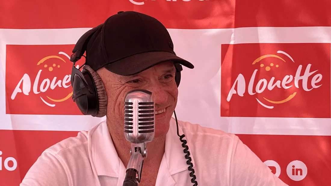 Gaëtan Roussel tout en détente à quelques heures de son concert