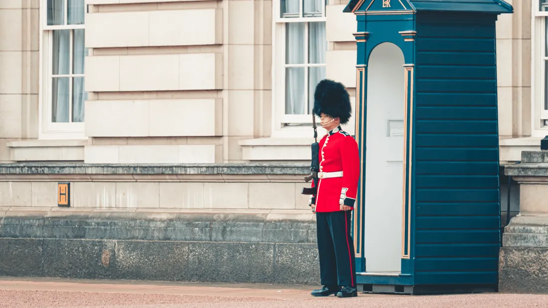 Mort d’Elisabeth II : petit incident lors de la veillée du cercueil 