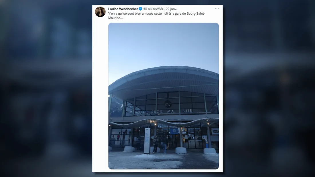 Les lettres de la gare de Bourg-Saint-Maurice déplacées pour former une injure