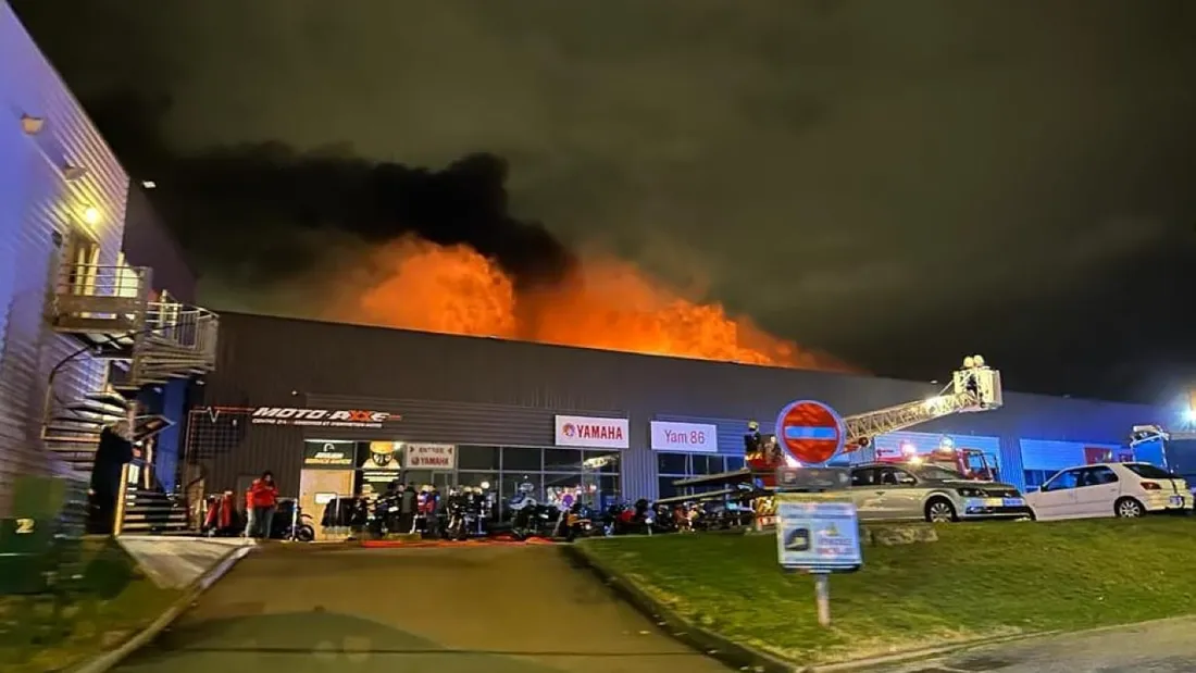 Incendie d'une concession motos à Poitiers