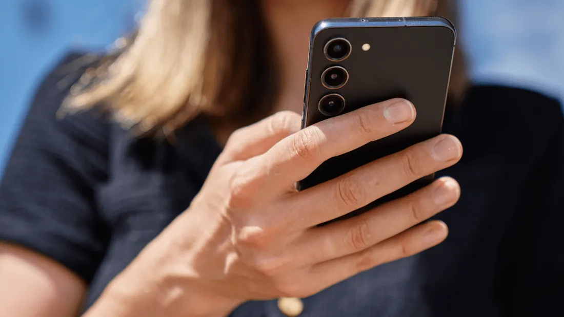 Influenceuse téléphone