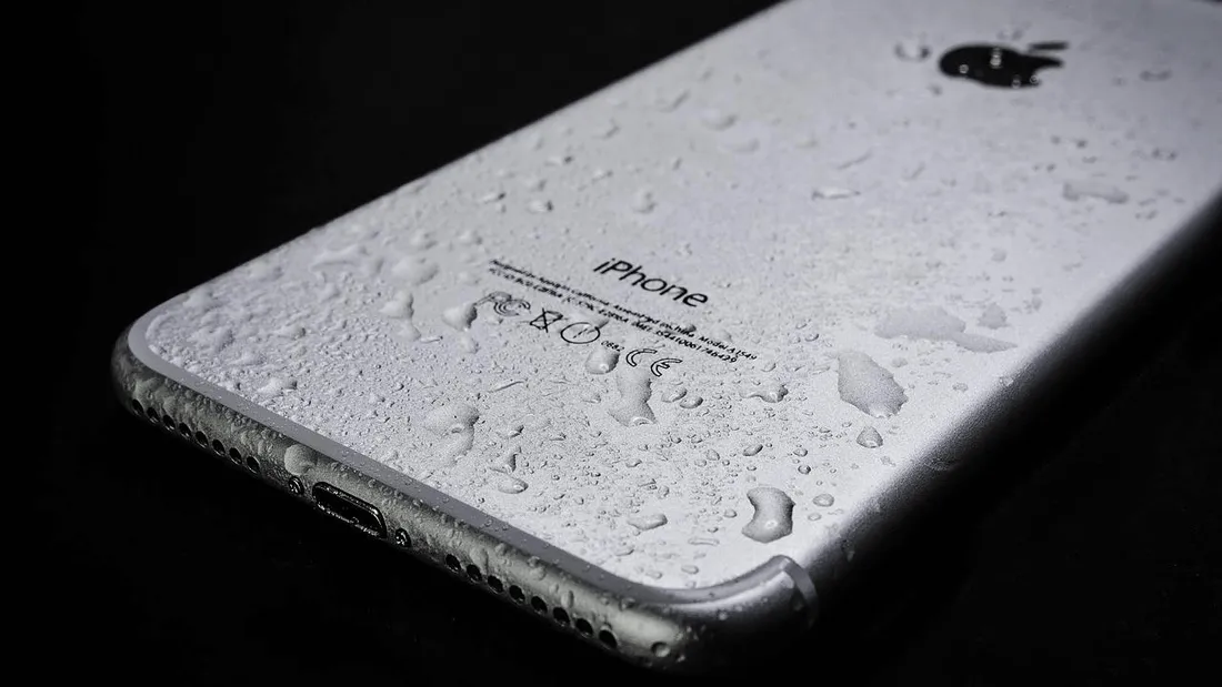 10 mois plus tard, il récupère son IPhone tombé dans l’eau en état de marche !