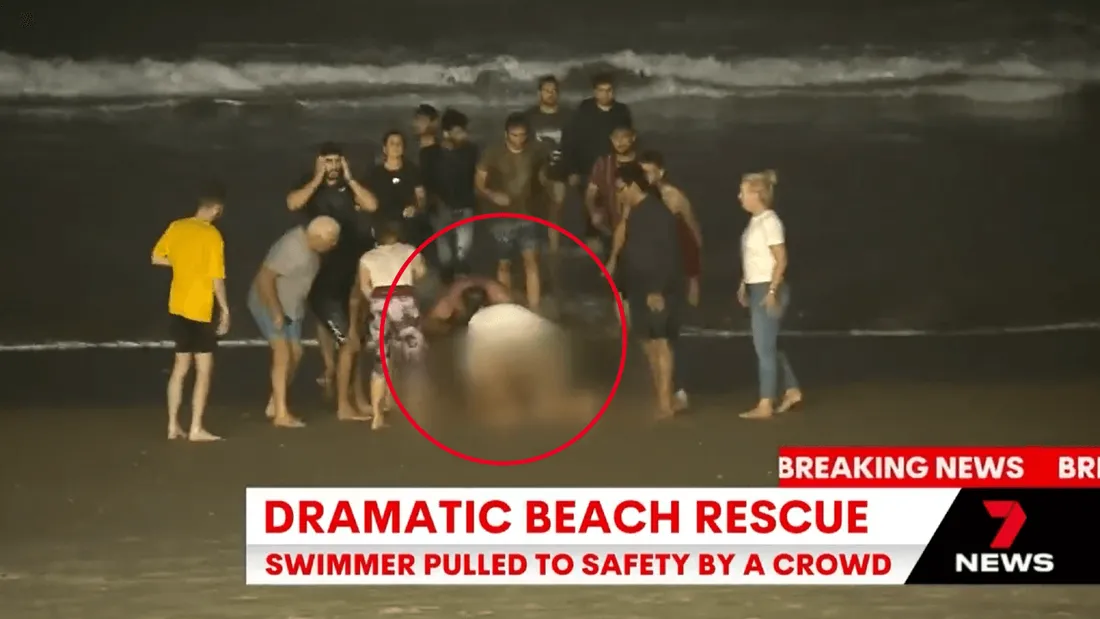 Un journaliste interrompt son direct pour sauver un enfant de la noyade