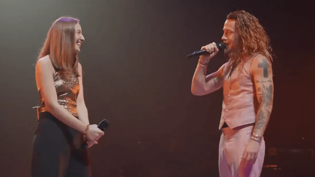 The Voice Kids : Julien Doré invite Loghane sur scène à Nancy