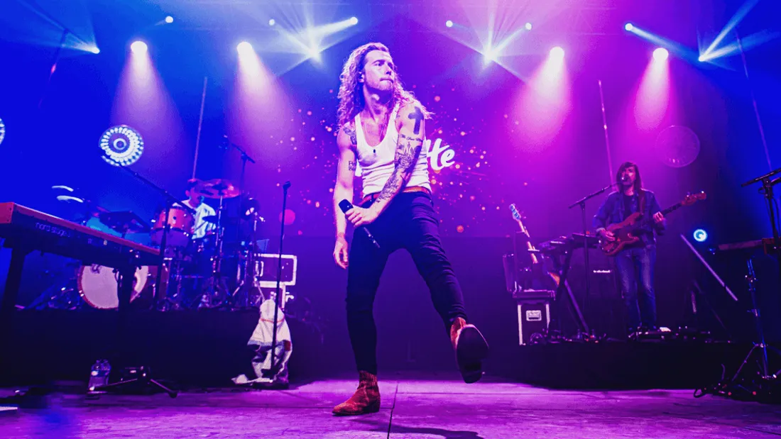 Nouvelles dates de concerts pour la tournée "aimée" de Julien Doré