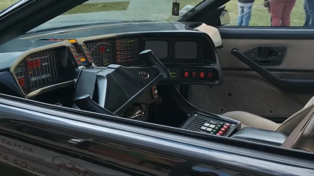 La réplique de la voiture de K2000 au Saumur Motor Show