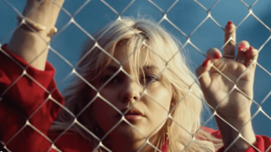 Louane : nouveau clip pour "tornade"