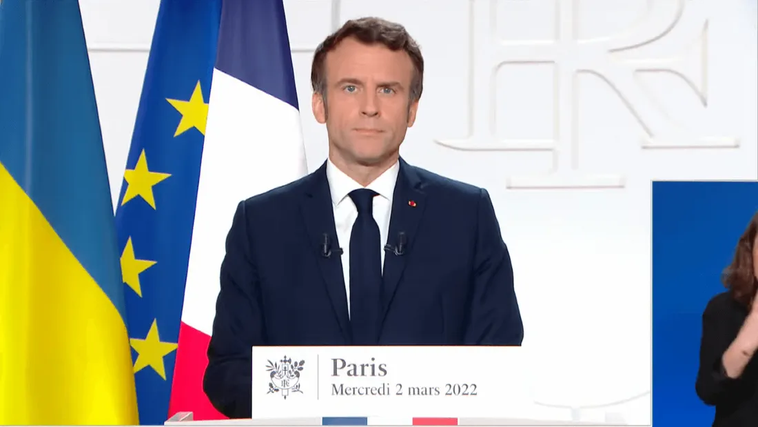 Emmanuel Macron à la rencontre de réfugiés ukrainiens près d'Angers