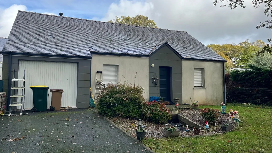 Maison et garage dans lequel une femme de 45 a été séquestrées pendant 5 ans près de Saint-Molf