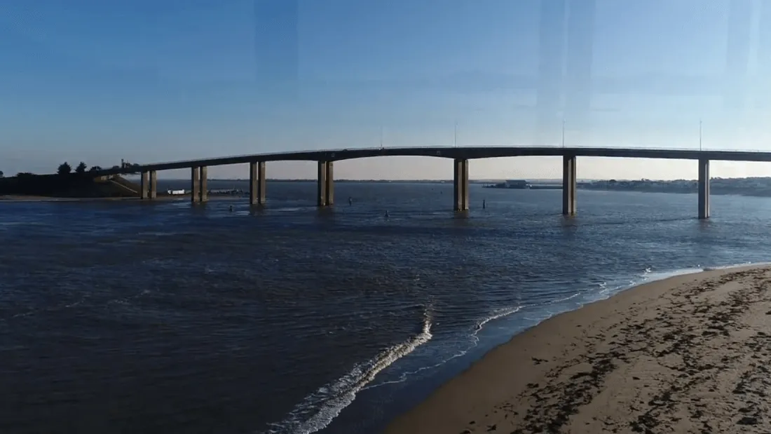 Un homme se jette du pont de Noirmoutier