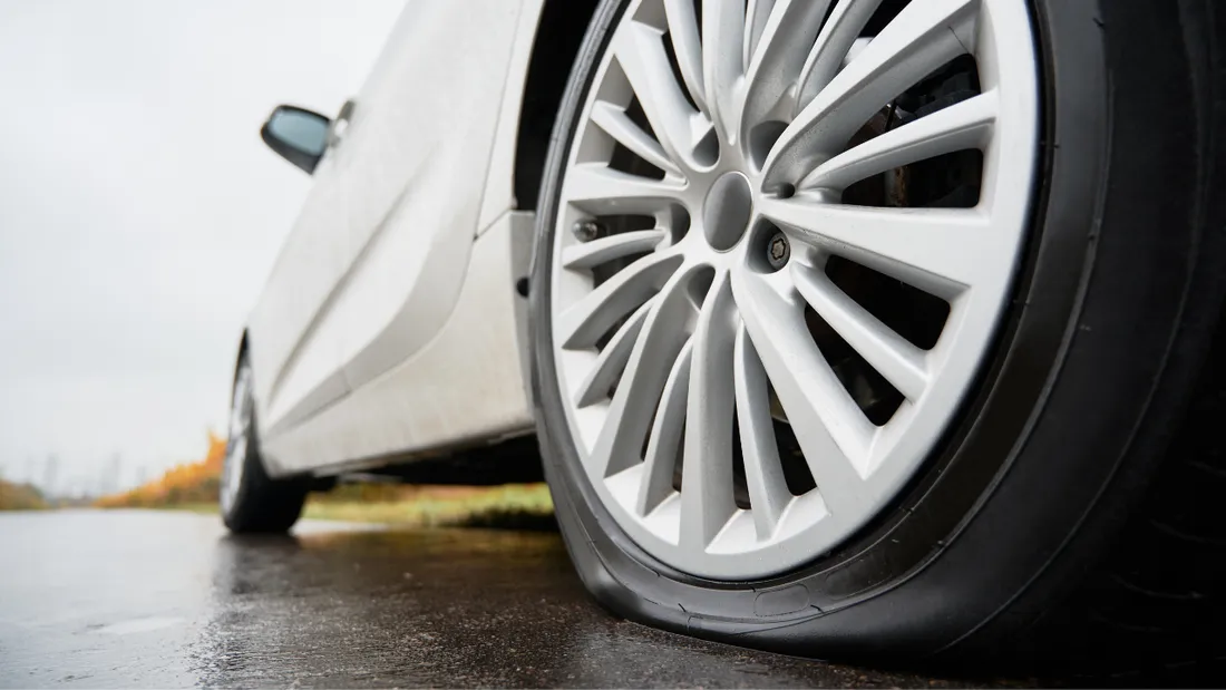 Le policier est à l'origine d'une série de pneus crevés dans les Côtes-d'Armor.