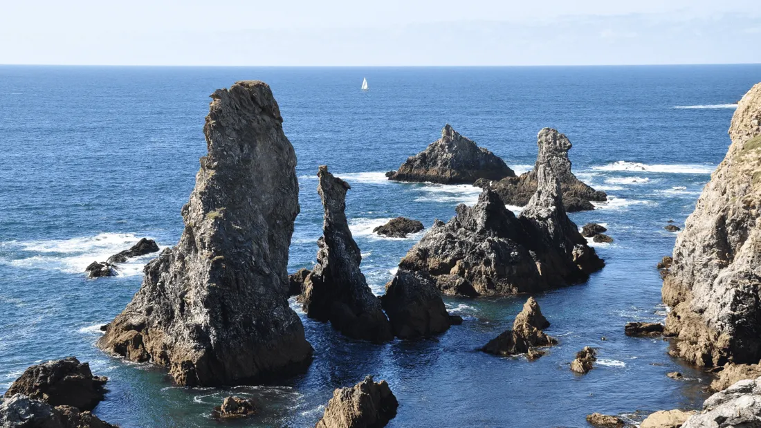Belle-Île-en-Mer : une femme décède en tombant d'une falaise