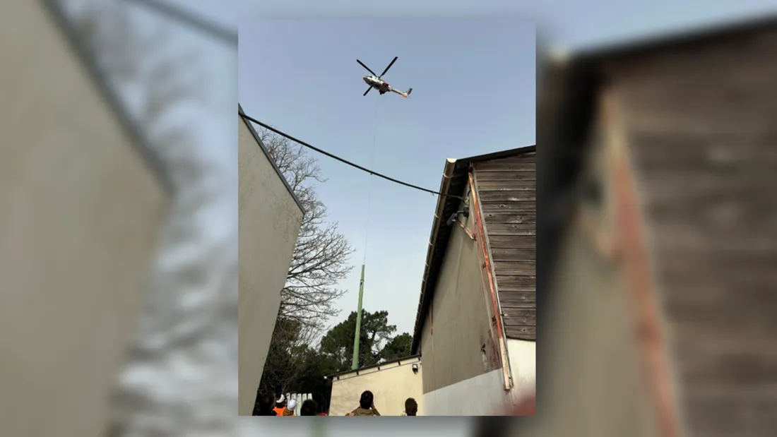 Hélitreuillage d'un pylone 5G sur l'île d'Oléron
