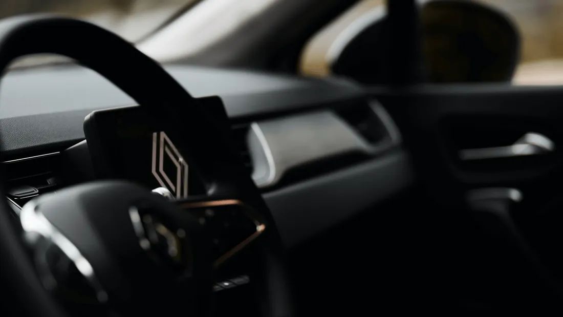 Ukraine : sous pression, Renault suspend l'activité de son usine russe