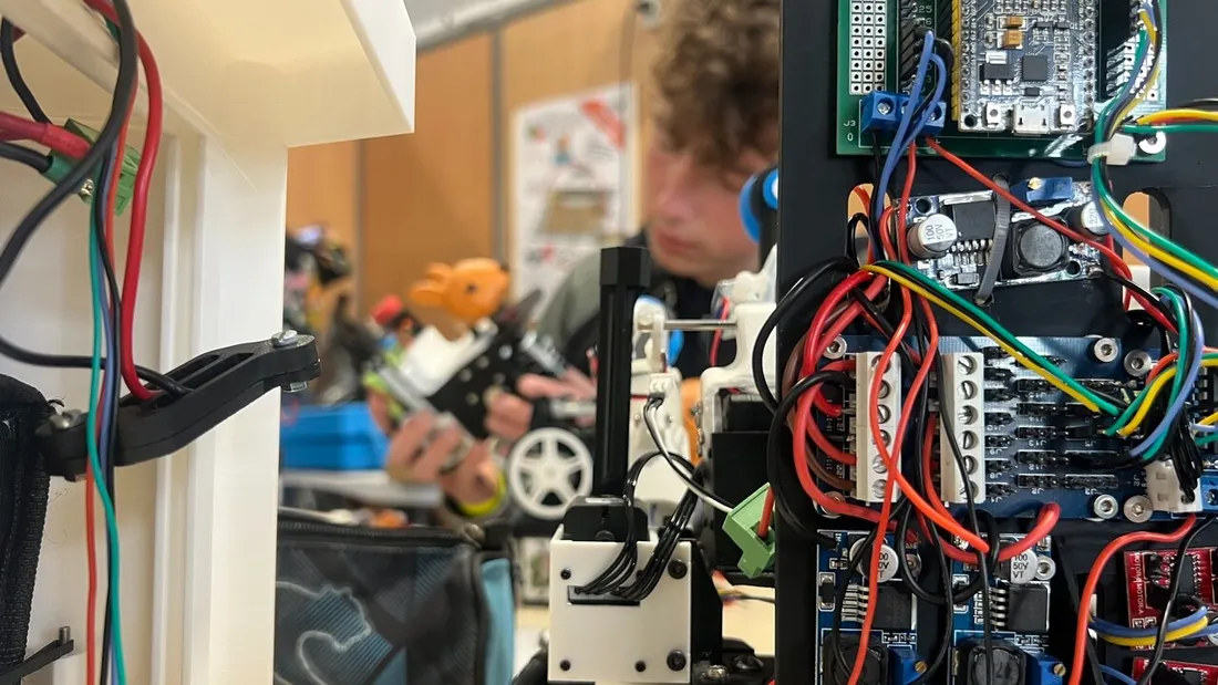 Coupe de France de la robotique - un robot en construction