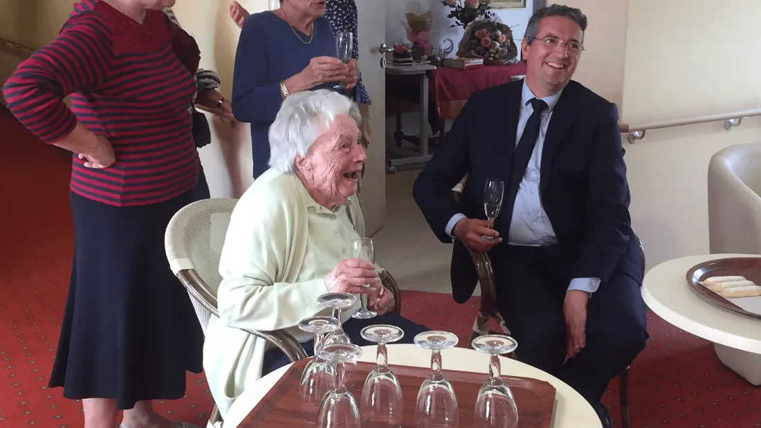 Aux Sables-d’Olonne, la doyenne des Français Marie-Rose Tessier fête ses 114 ans