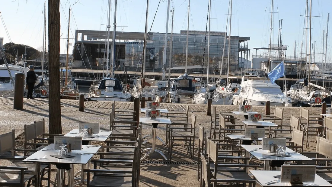 Un patron ferme son restaurant et emmène son personnel voire la finale du Stade Rochelais.