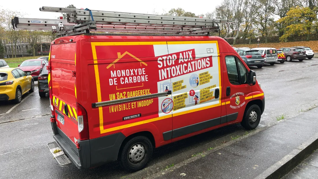 4 véhicules des pompiers du Finistère ont été floqués avec les principaux messages de prévention.