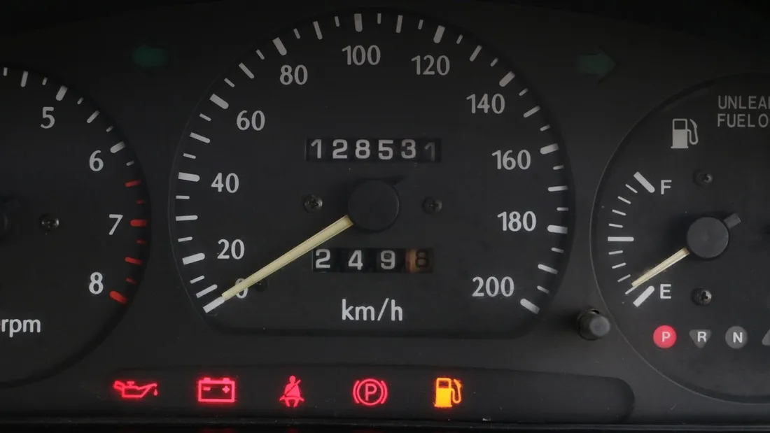 Loire-Atlantique : un père et son fils trafiquaient des compteurs de voiture 