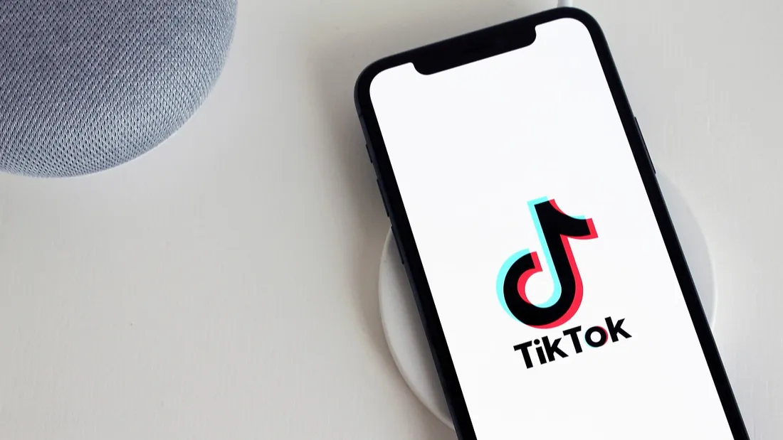 Sur TikTok, un lien est envoyé vers le site du 3018 à toute personne qui signale un harcèlement.