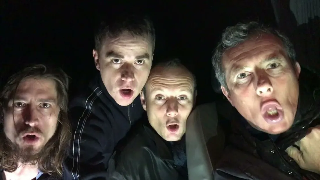 Bloqués par la neige sur l'A89, ils composent un clip musical