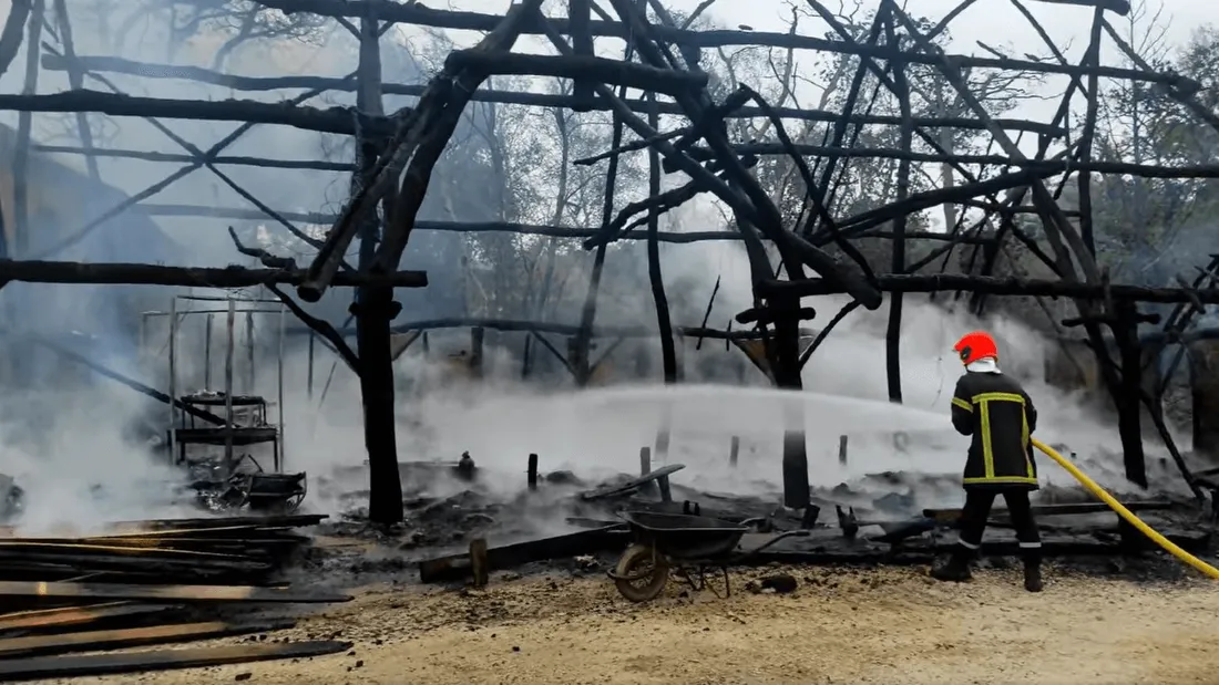Incendie village gaulois Pleumeur-Bodou
