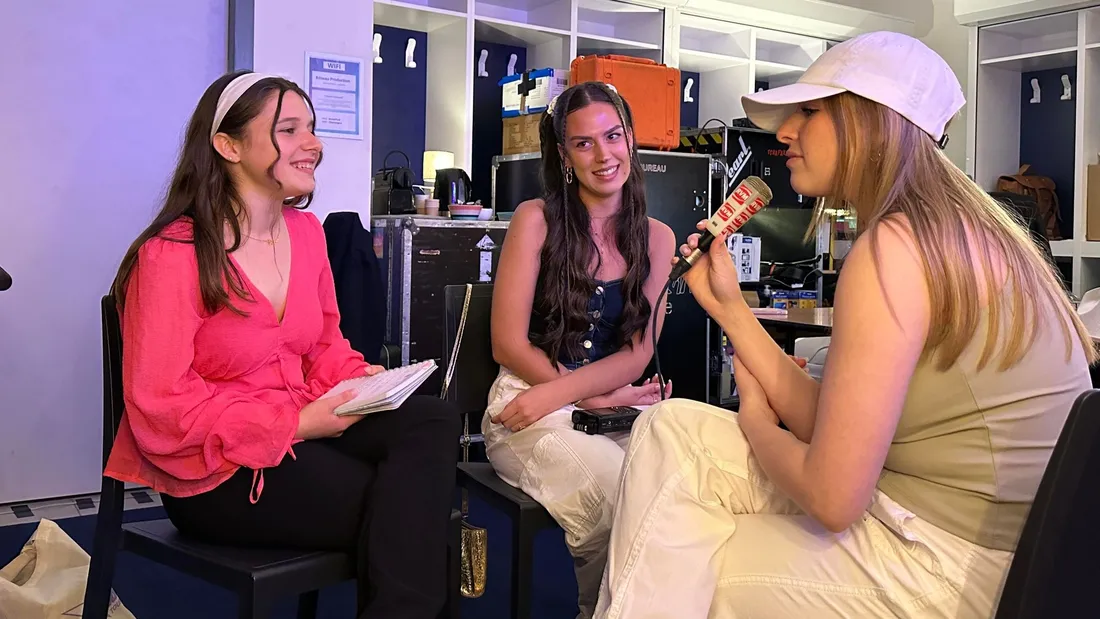 Florine et Célia en pleine interview avec Helena