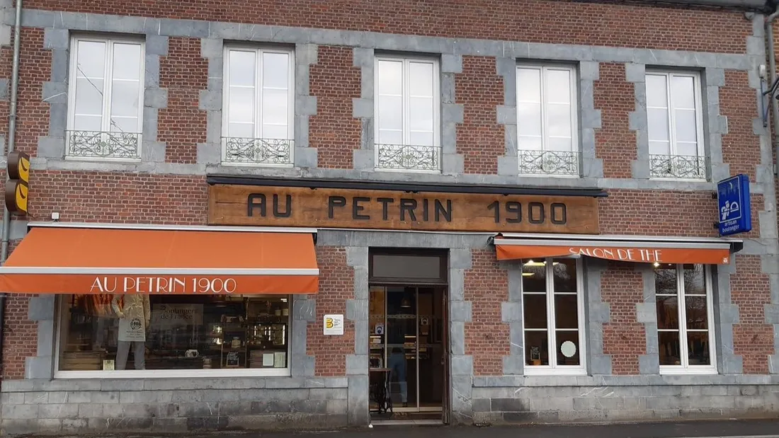 Capture Facebook Au pétrin 1900