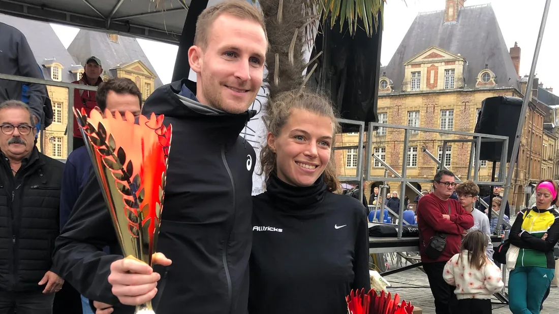 Podium Sedan-Charleville