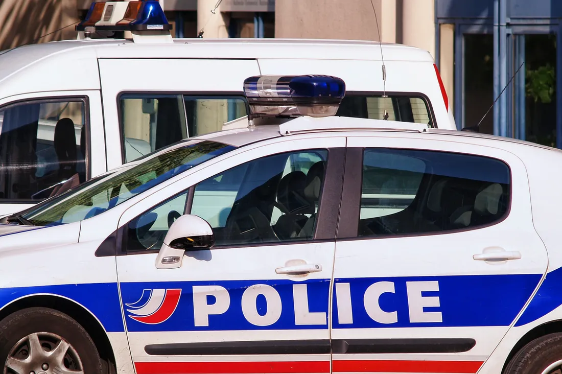 POLICE VOITURE 