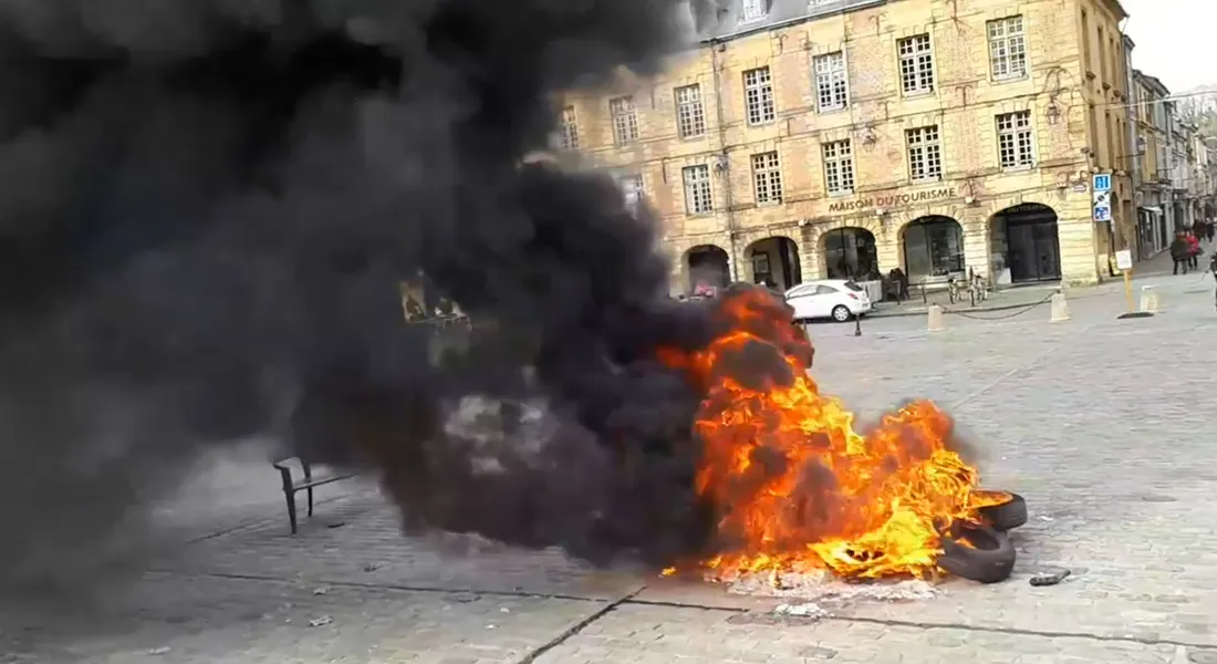Feu place Ducale - retraites 