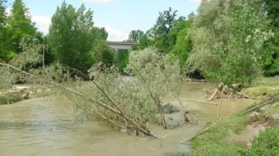 Inondation des routes illustration