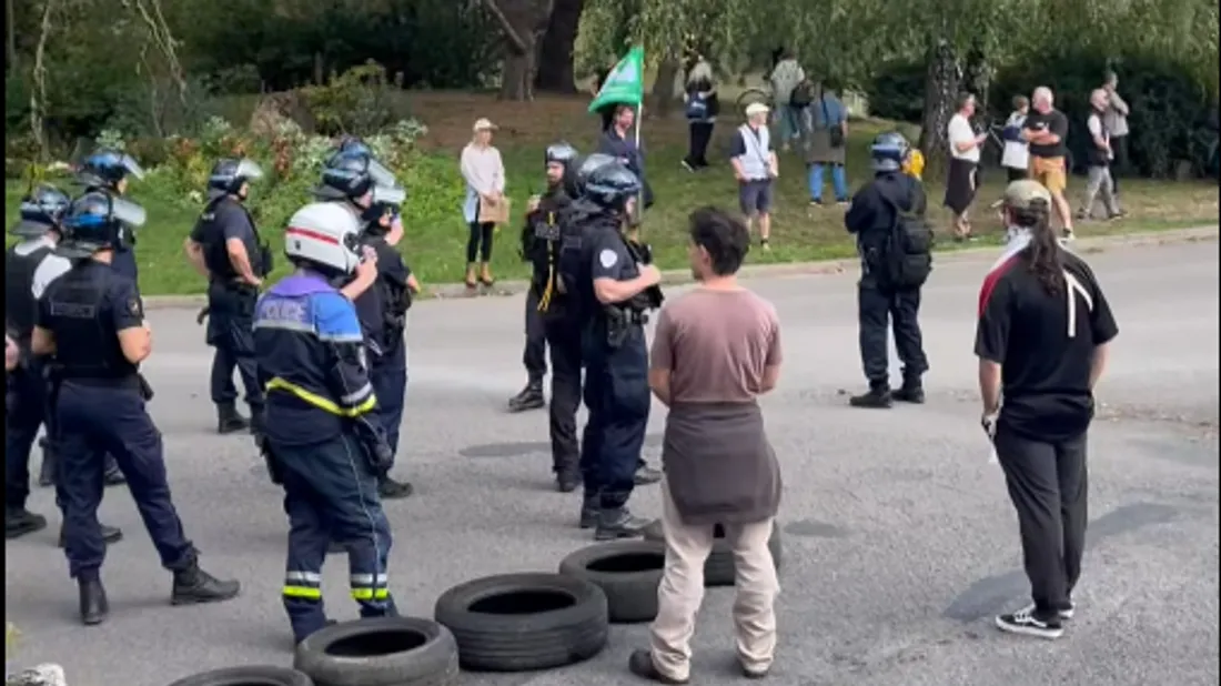 manifestation bloquons tout Charleville