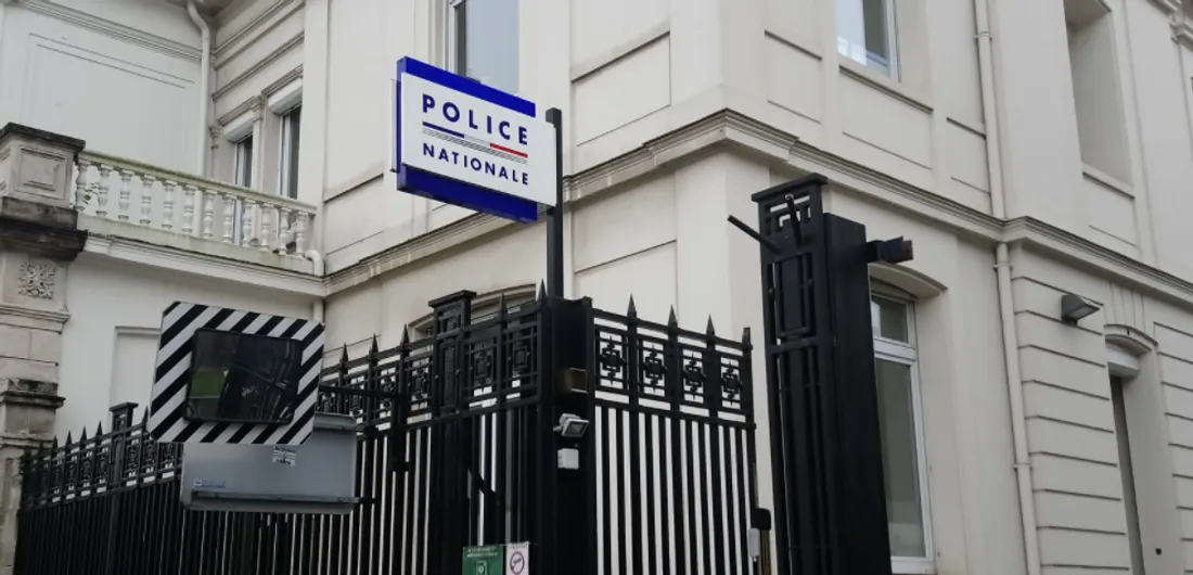 commissariat de police Charleville
