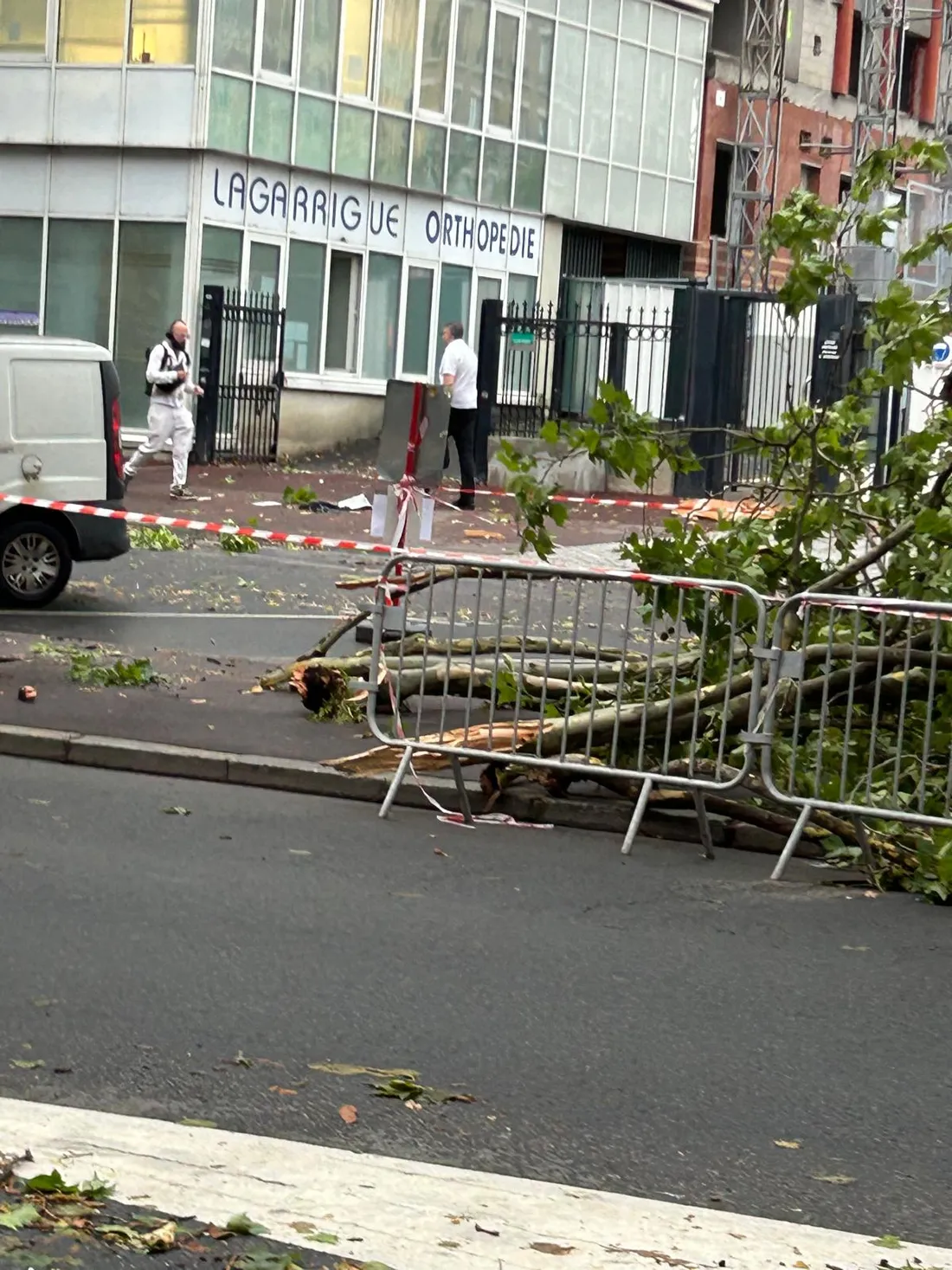 Orages en France : deux morts, des blessés et d'importants dégâts dans le pays