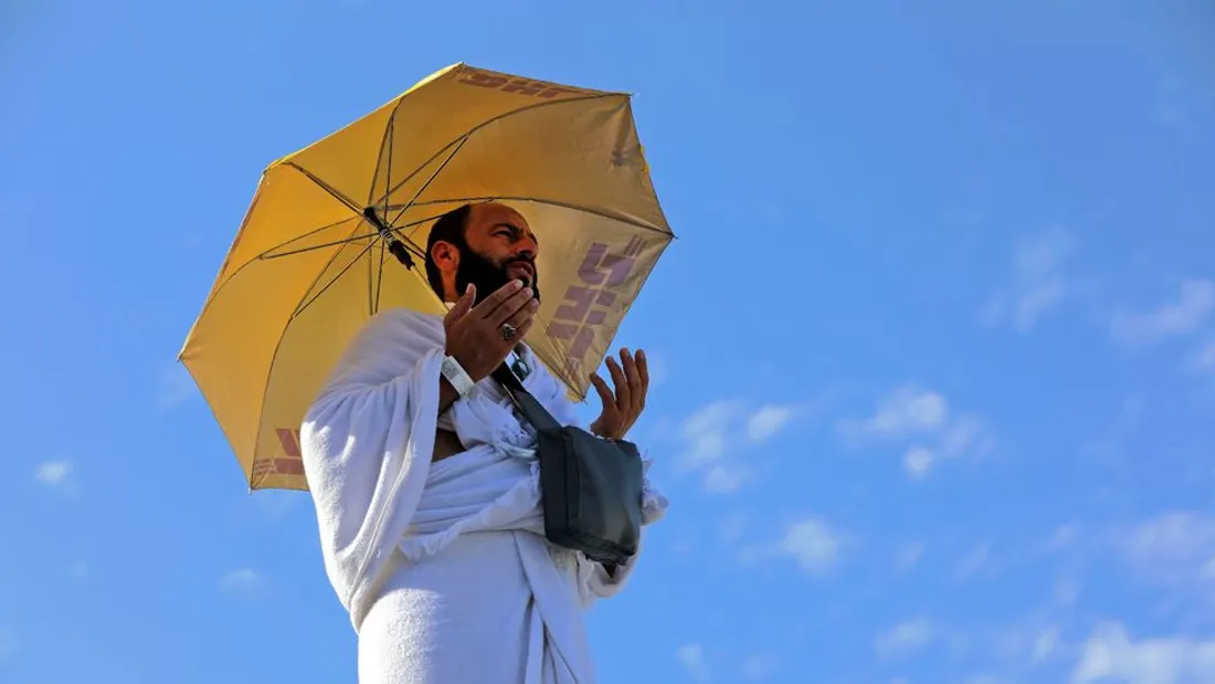  Le Mont Arafat : Moment clé du pèlerinage annuel avec plus d’un million de fidèles