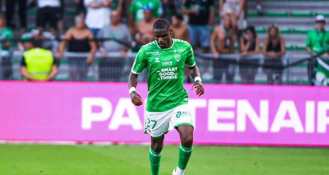Niels Nkounkou, le footballeur imite le rappeur Werenoi